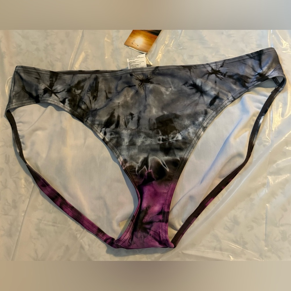 Women’s Island Escape Size 16 Bry Tie Dye Swim Bikini Bottom NWT